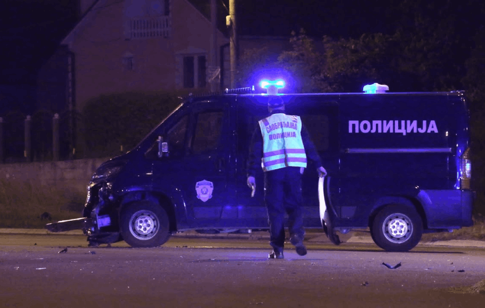 UŽAS NA <span style='color:red;'><b>KONJARNIK</b></span>U: Muškarac PUCAO NA POLICIJU, u toku velika akcija! 


